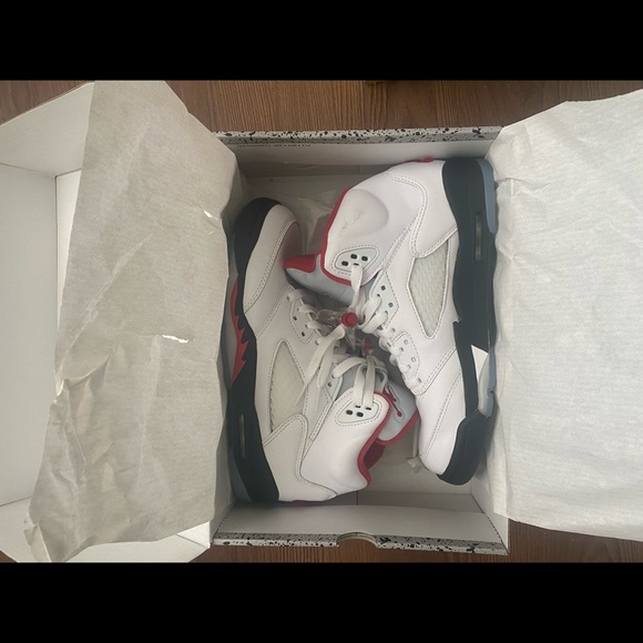 Jordan 5s 6.5 - Picture 2 of 6